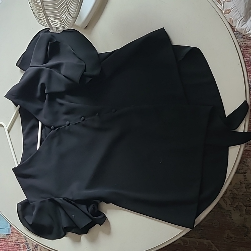 2XL black blouse with ruffle sleeves, and buttons.
